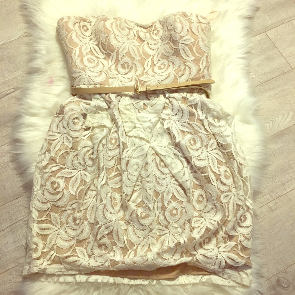 *JESSICA SIMPSON LACE AND NUDE DRESS Strapless